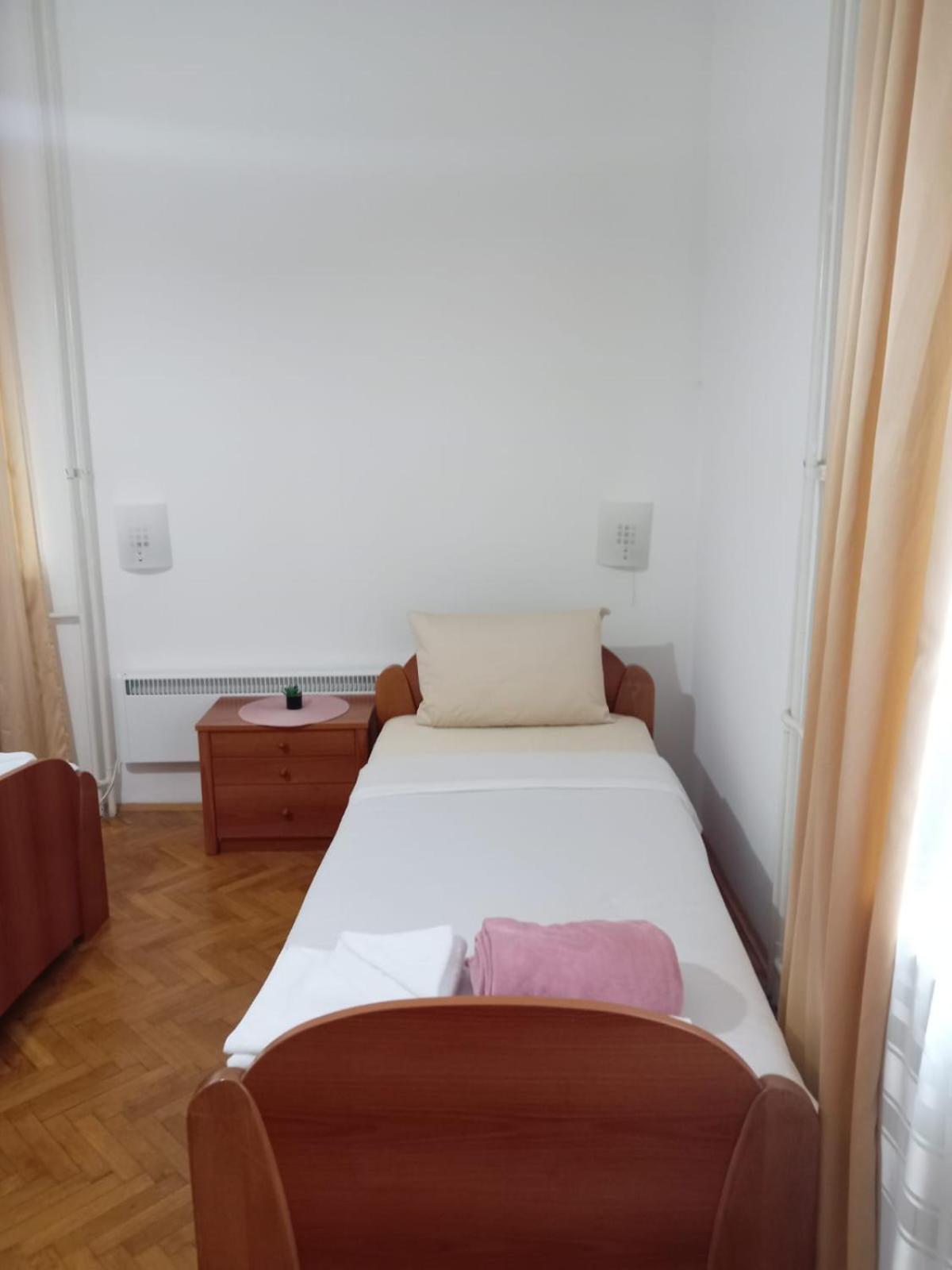 Hotel Vlasina - Vlasinsko Jezero วลาสินาริด ภายนอก รูปภาพ