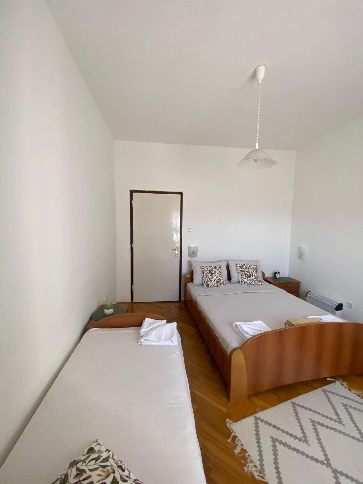 Hotel Vlasina - Vlasinsko Jezero วลาสินาริด ภายนอก รูปภาพ